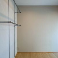 杉並区和泉の賃貸物件/原状回復で壁のクロスが少しベージュカラーに貼り変わっています