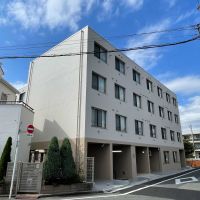 練馬区平和台の賃貸物件/外観。目の前にファミリーマートがあります