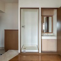 墨田区向島の賃貸物件/ダイニング南面に洗面台と洗濯機置き場が納められています
