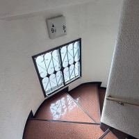 渋谷区桜丘町の賃貸物件/共用階段も雰囲気あり