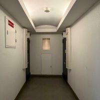 目黒区東が丘の賃貸物件/玄関外、共用部。ホテルのような雰囲気です