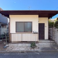 世田谷区宮坂の賃貸物件/正面から見ると、こんな顔。屋根が帽子のようで可愛らしい