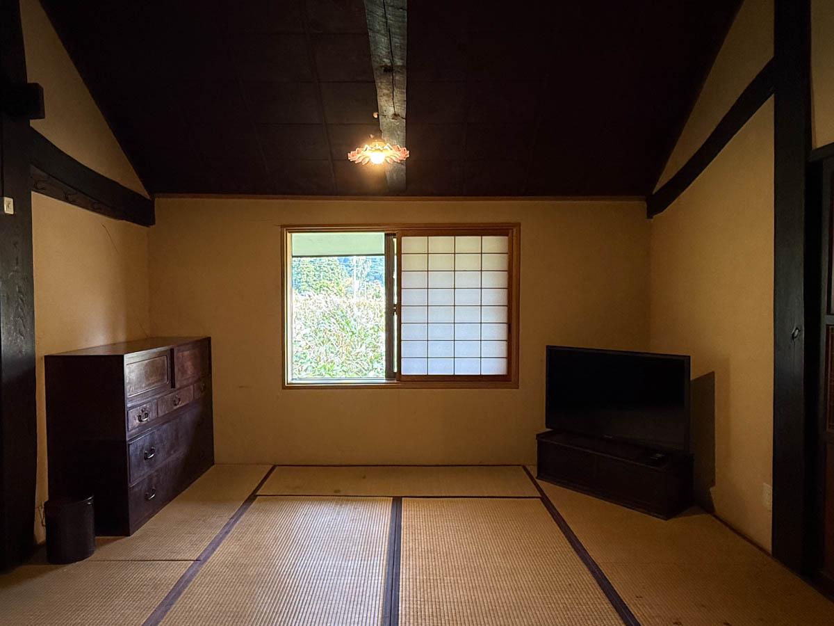 長野県上水内郡信濃町富濃の売買物件/8畳の茶の間