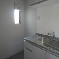 世田谷区代沢の賃貸物件/給湯室。水回りの設備はすべて新規交換したもの