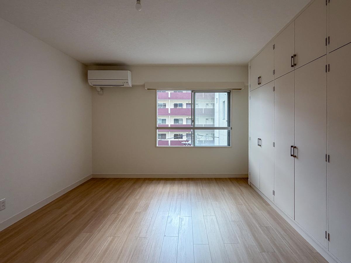 渋谷区代官山町の賃貸物件/別角度。ベッドのほかに、小さなデスク等もおけそうなサイズ