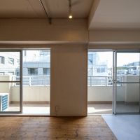 目黒区東山の賃貸物件/向かいのマンションは道を挟んで向かいのため、そこまで視線は気になりません
