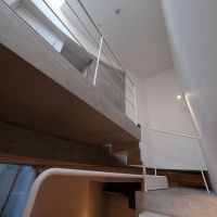 調布市若葉町の売買物件/立体的な階段スペース