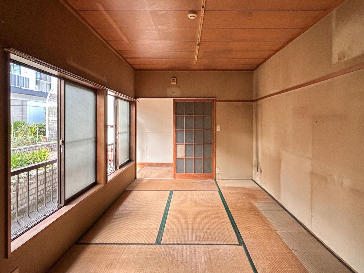 豊島区池袋の賃貸物件/室内はシンプルに畳が敷かれた和室が広がっています