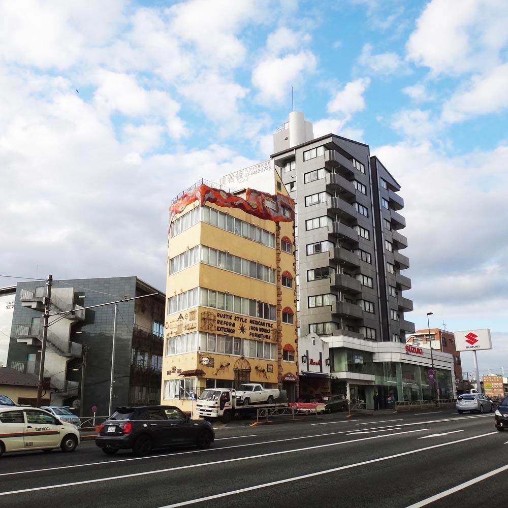 東京都大田区西馬込の賃貸物件/国道沿いに立つ、インパクトのある外観