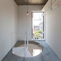 中野区南台の賃貸物件/3階はモルタルの床（写真提供：平井広行）