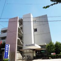 川崎市中原区中丸子の賃貸物件/キリッとした外観です。1階にはクリニックがあります。