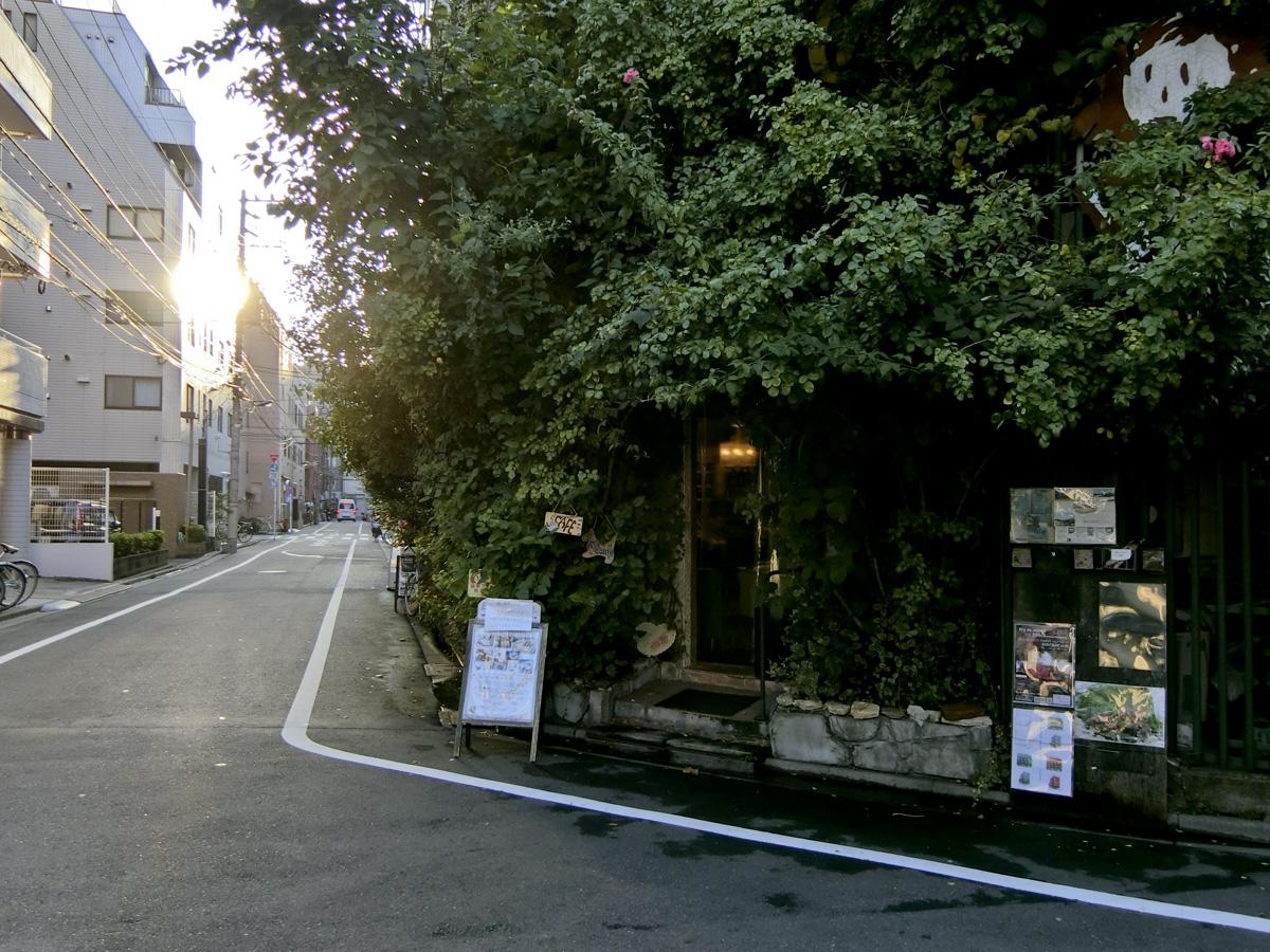 北区赤羽の賃貸物件/1階の店の入り口（前回募集時の写真）