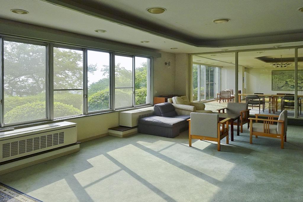 静岡県伊東市川奈の売買物件/1階入口すぐのスペース（写真はスケルトン解体前の前回募集時のもの））