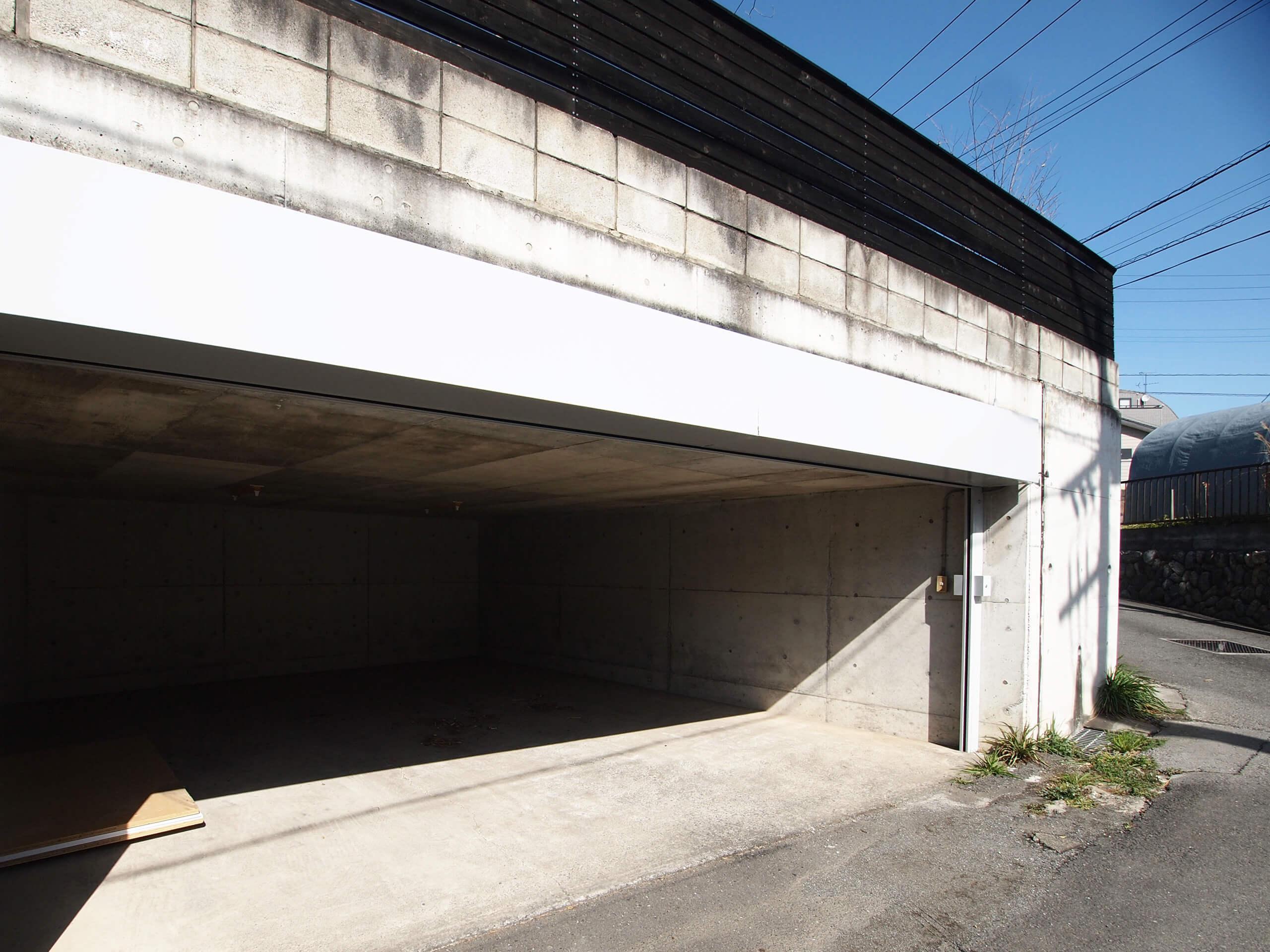 埼玉県入間市大字野田の賃貸物件/駐車場付き。高さはやや低め