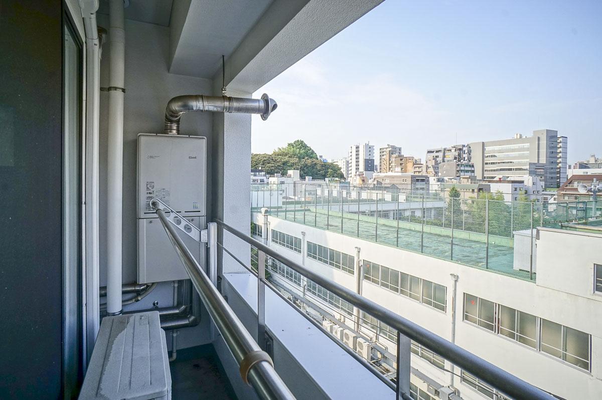 文京区小石川の賃貸物件/バルコニー　こちら側も抜けています