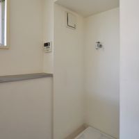 目黒区中目黒の賃貸物件/キッチンの奥には洗濯機スペース