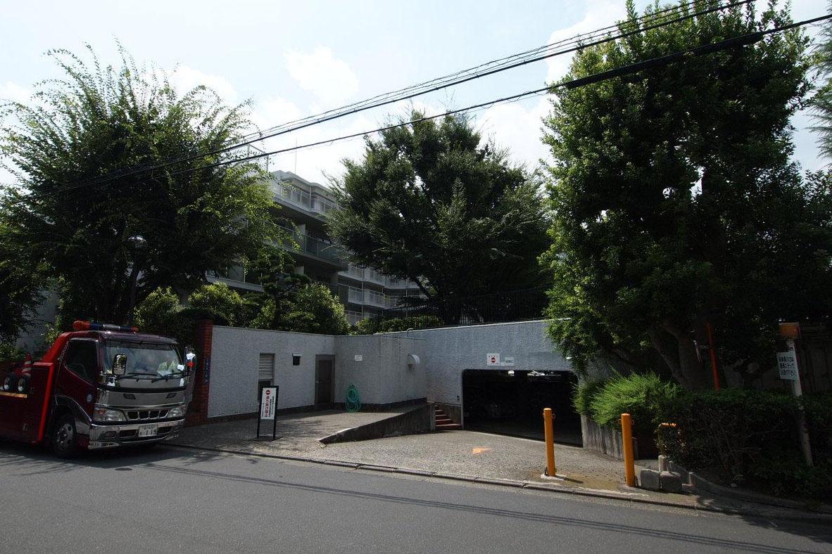 渋谷区幡ヶ谷の賃貸物件/幡ヶ谷駅近くの大きなレトロマンション