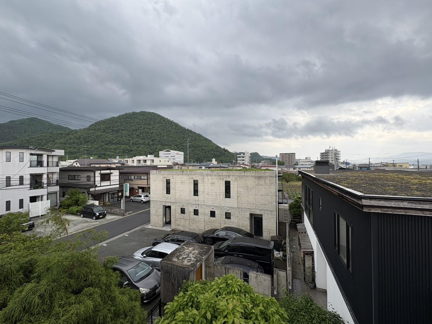 山形市あこや町の売買物件/3階部分は眺望良し。