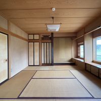 山形県村山市の売買物件/和室。床の間や障子が残る、静かな時間が流れる一室。