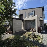 山形市桧町の売買物件/庭では家庭菜園も。暮らしの遊び場です。