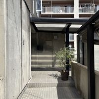 山形市桧町の売買物件/アプローチ。タイルの状態も良し。